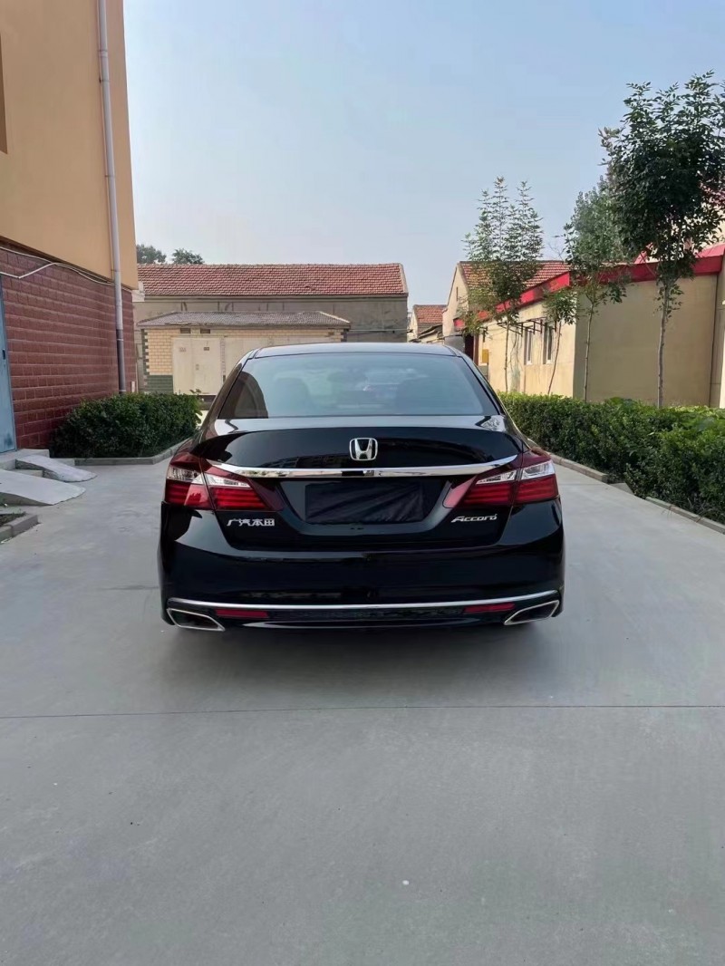 邢台16年本田雅阁5