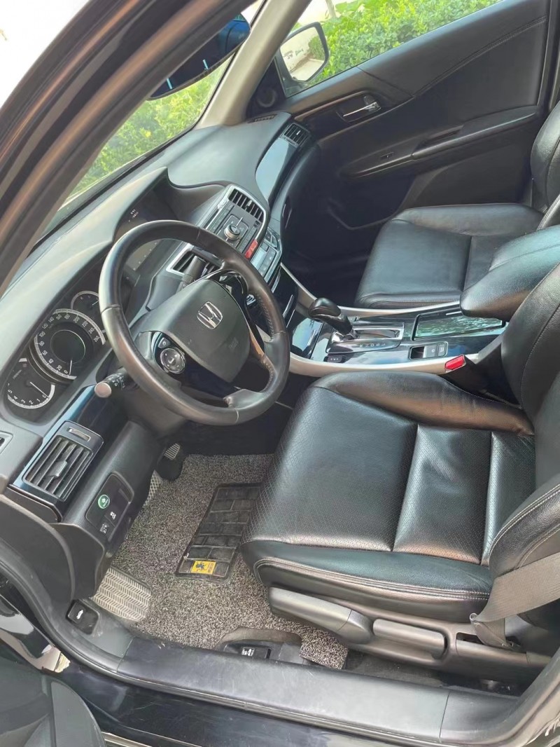 邢台16年本田雅阁7