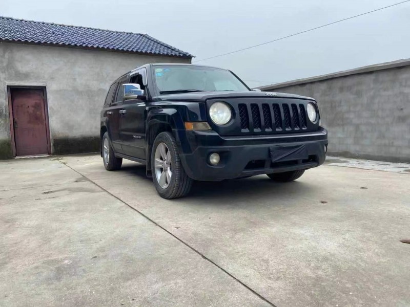 荊門13年Jeep自由客2