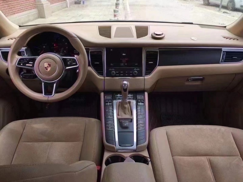 廈門16年保時捷Macan1