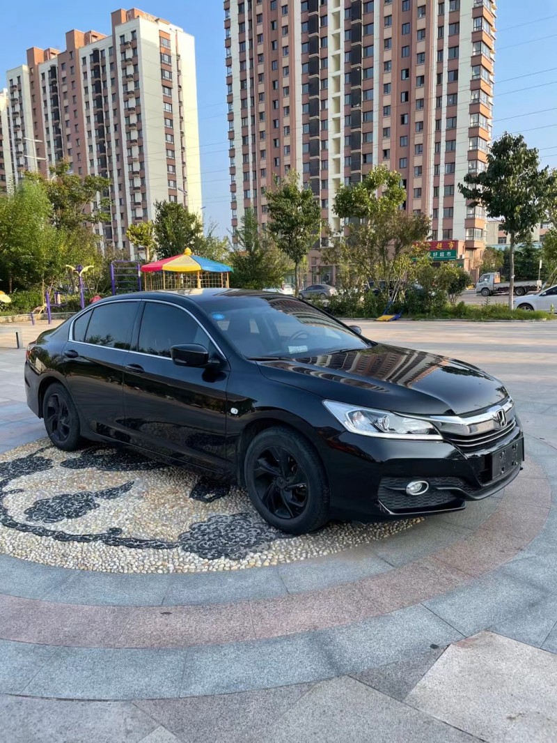 青岛18年本田雅阁2