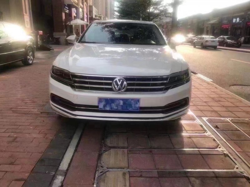 廈門21年大眾輝昂1