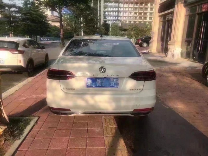 廈門21年大眾輝昂7