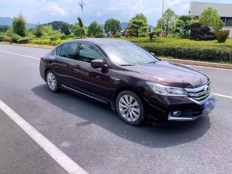 厦门15年本田雅阁3