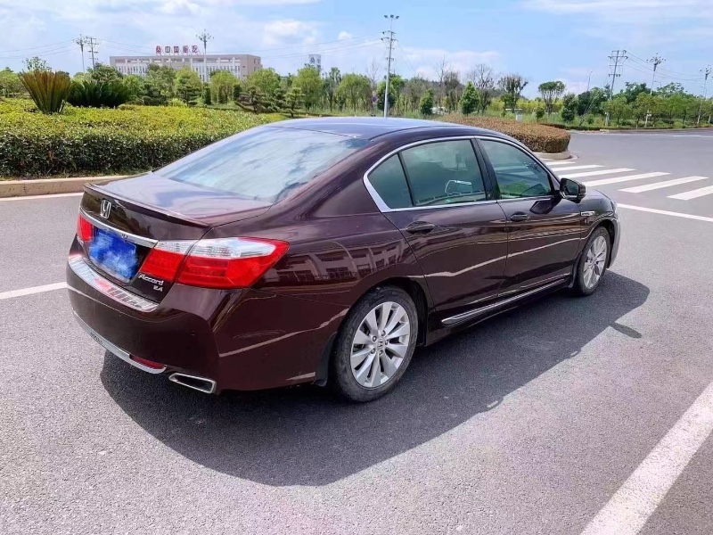 厦门15年本田雅阁5