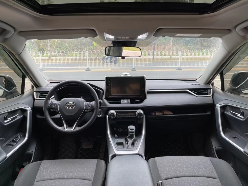 广州20年丰田RAV4荣放8