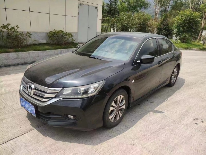 厦门15年本田雅阁6