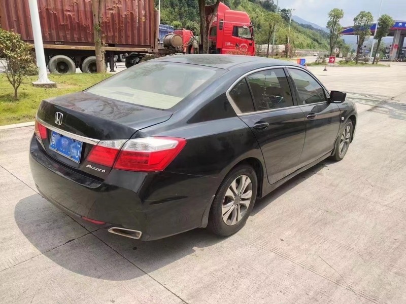 厦门15年本田雅阁7