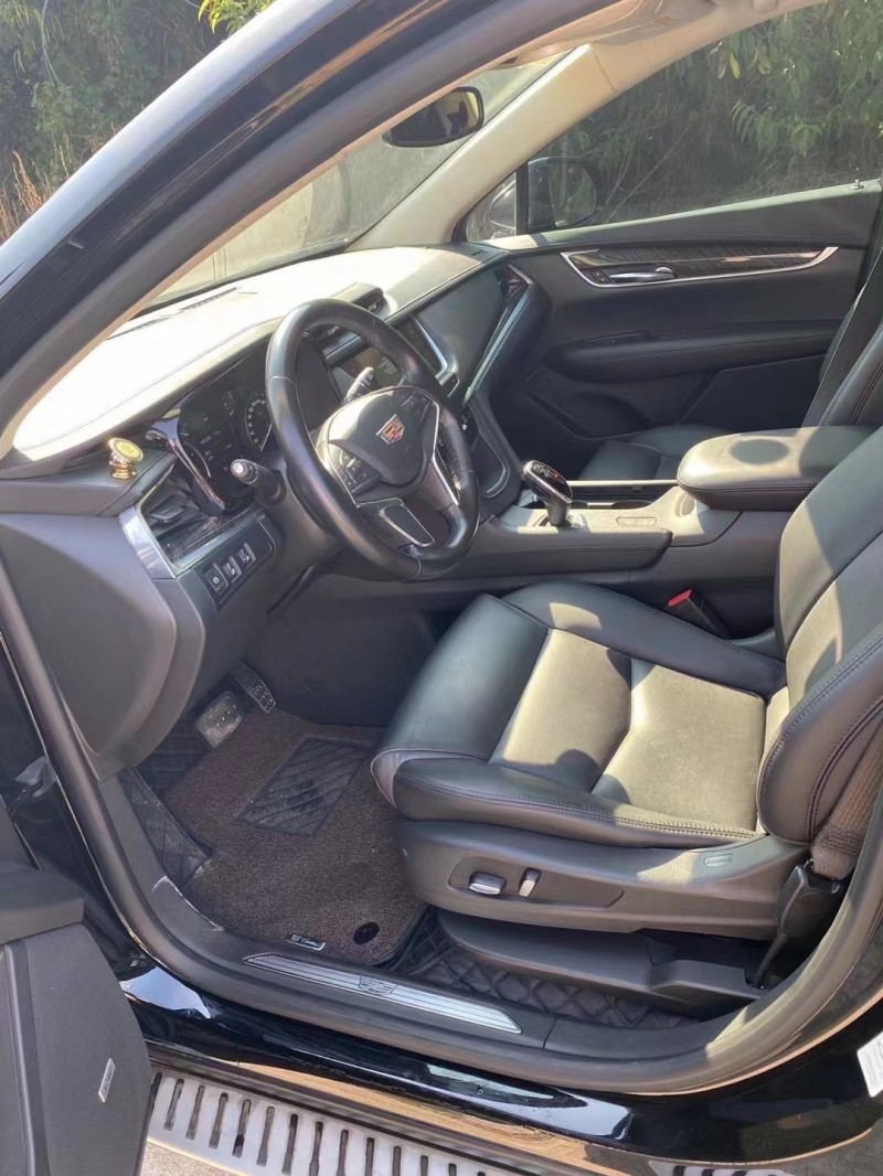 廈門17年凱迪拉克XT54