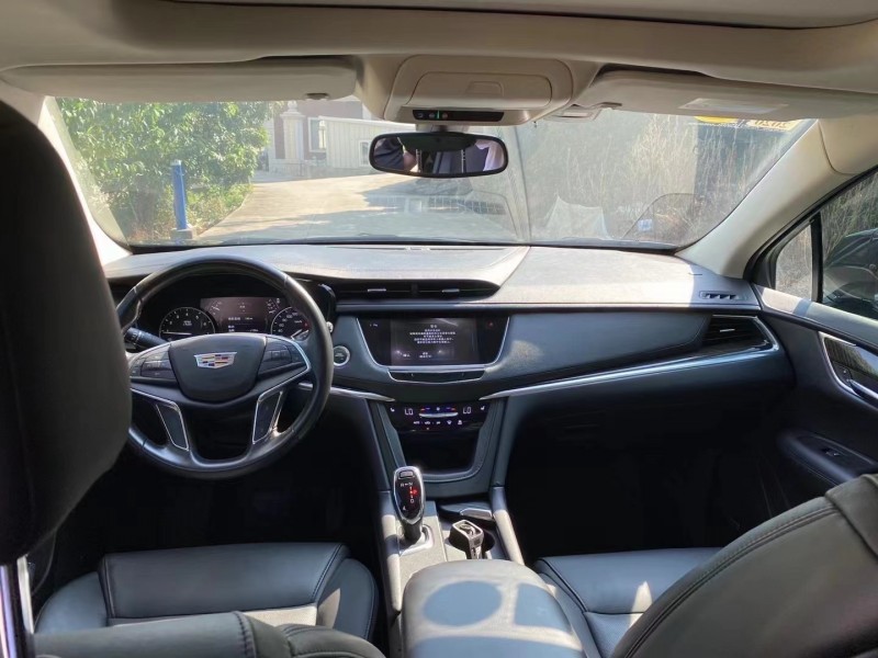 廈門17年凱迪拉克XT52