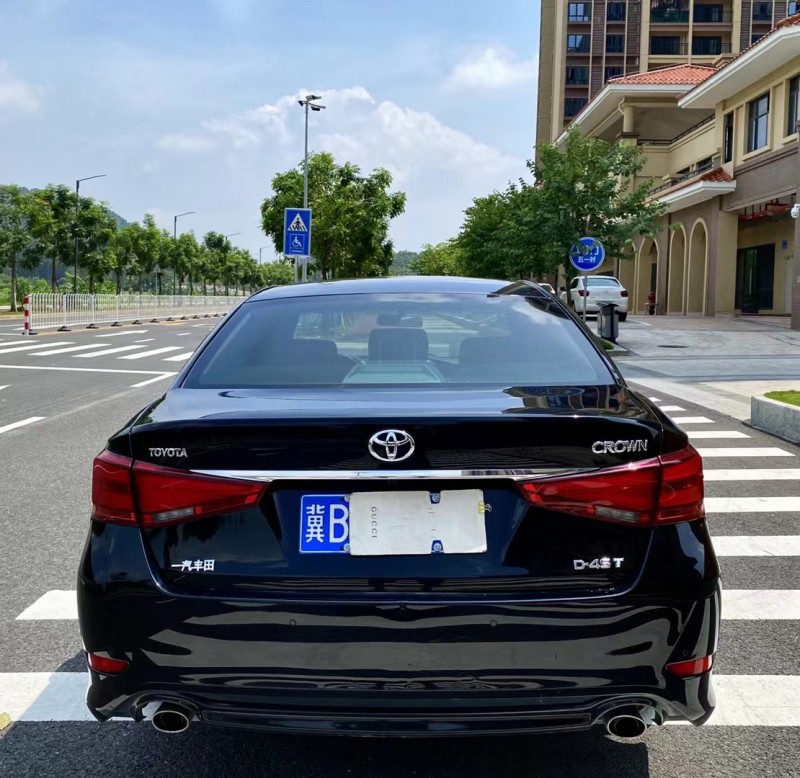 广州18年丰田皇冠9