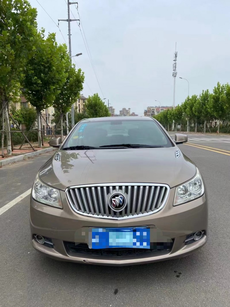 青岛11年别克君越9