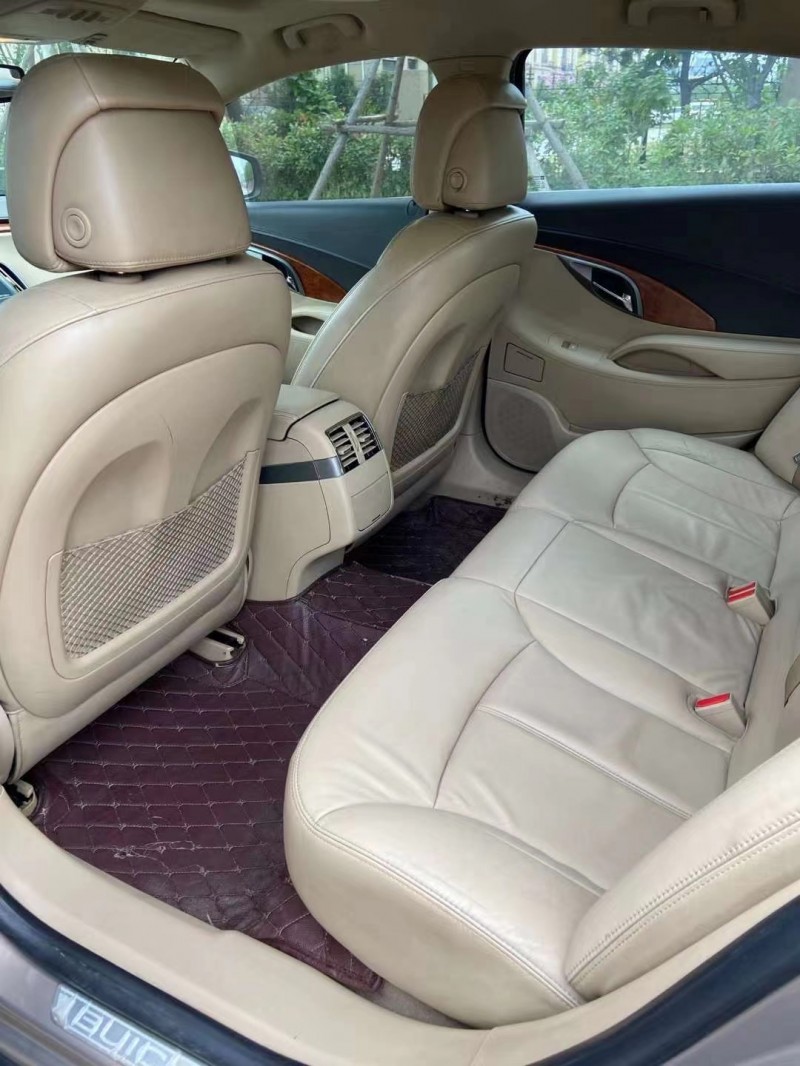 青岛11年别克君越3