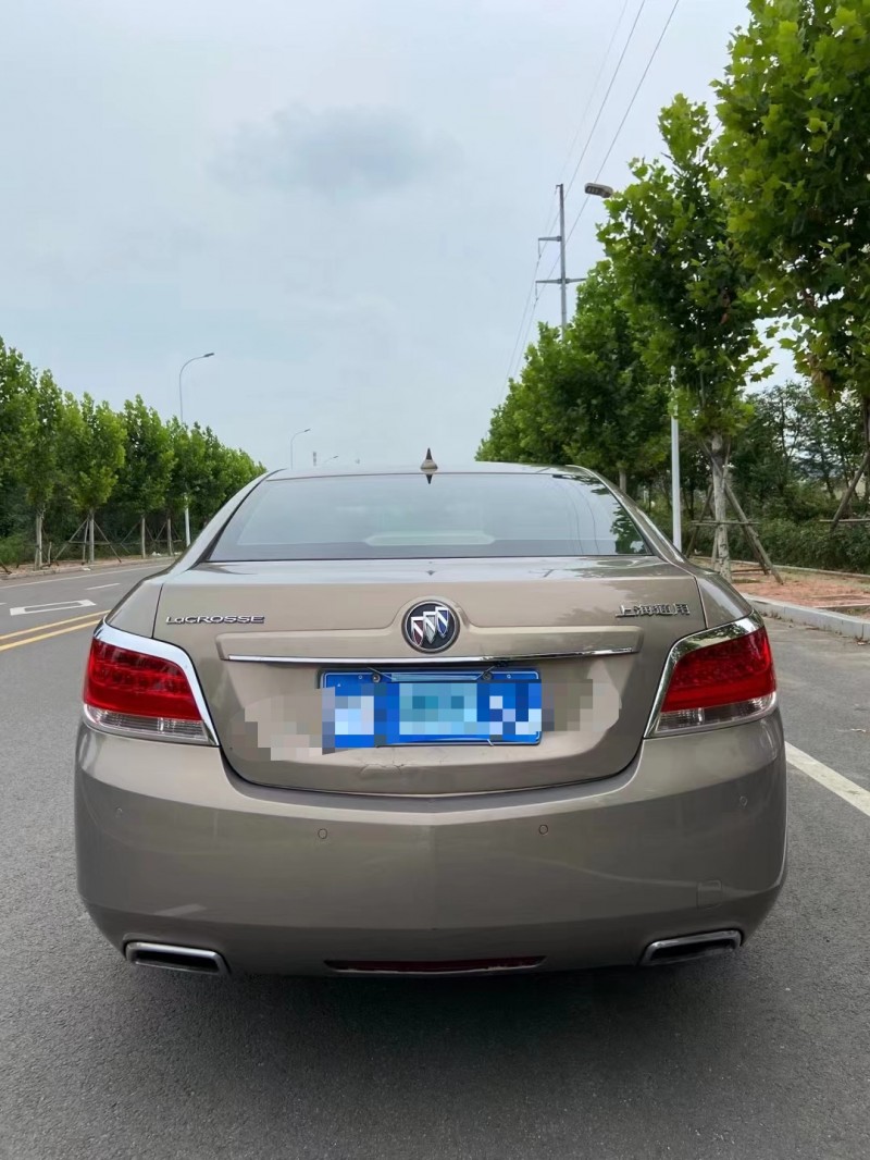 青岛11年别克君越1