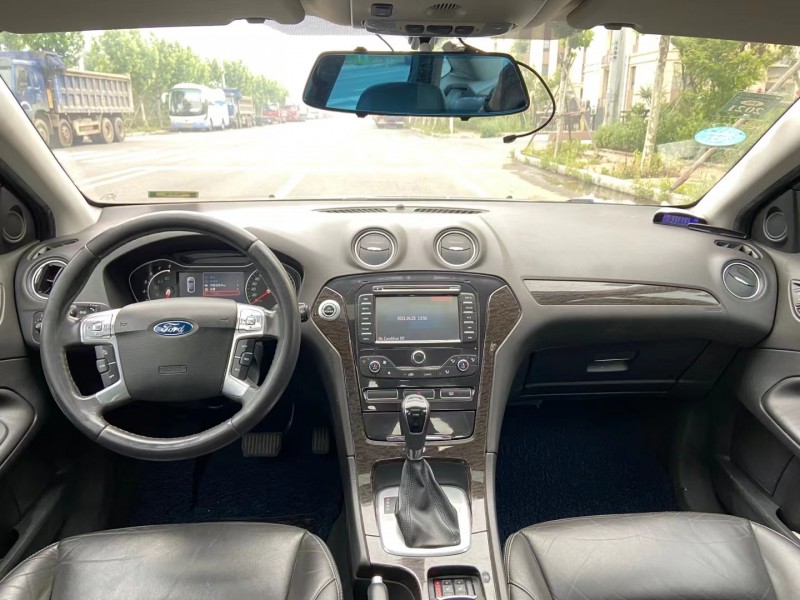 青岛12年福特蒙迪欧-致胜3