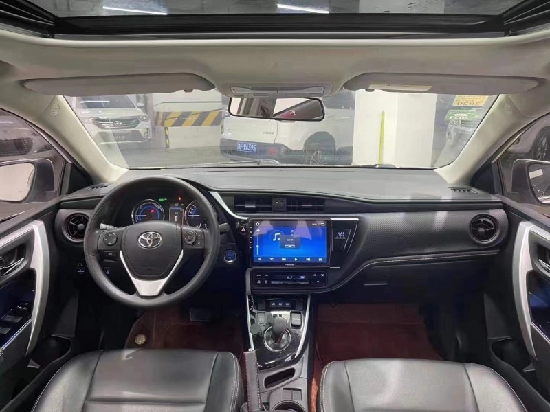 成都18年丰田雷凌9