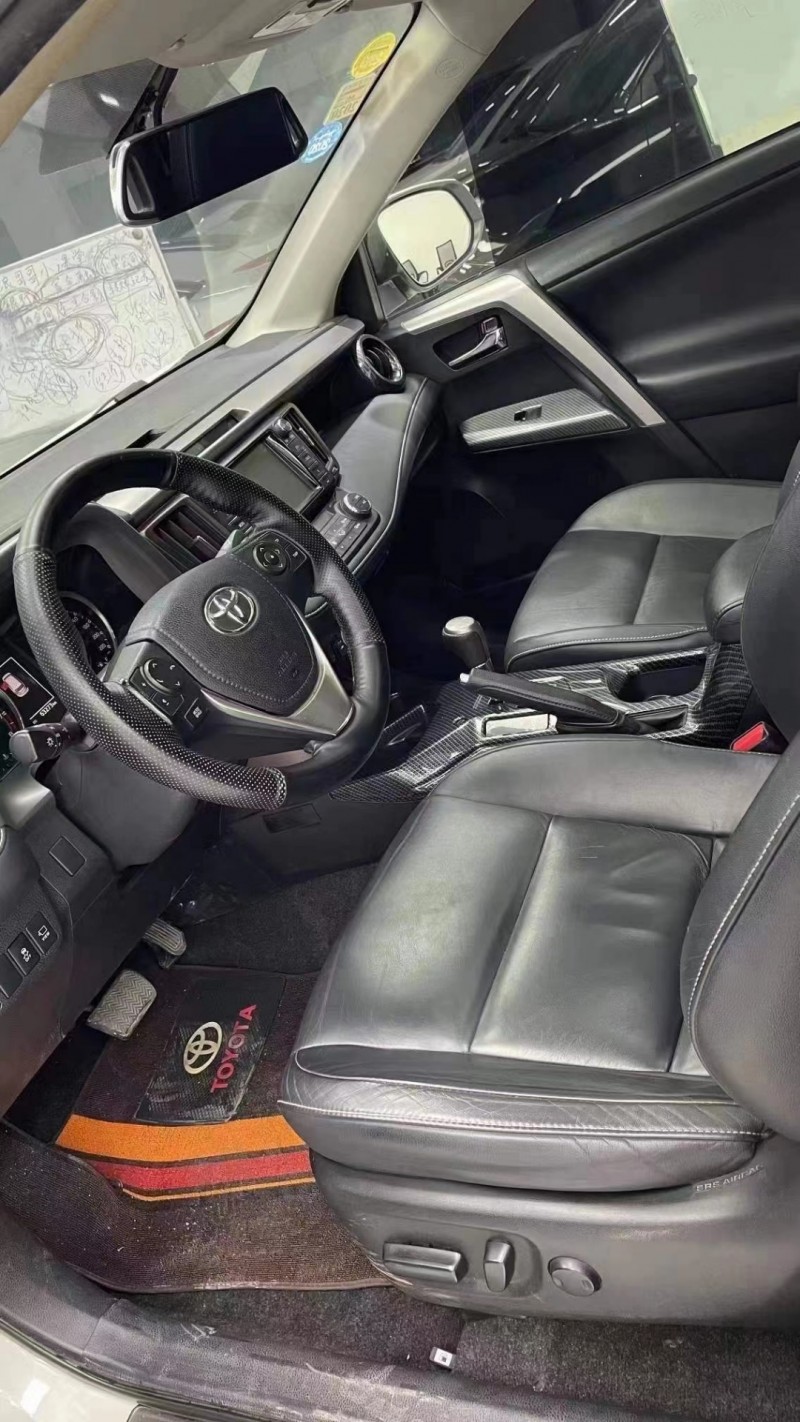成都16年丰田RAV46
