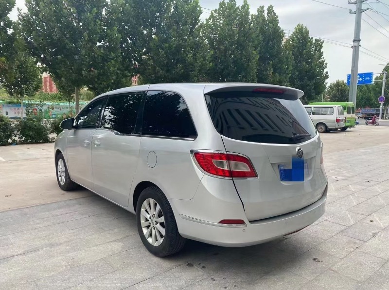 青岛12年别克GL83