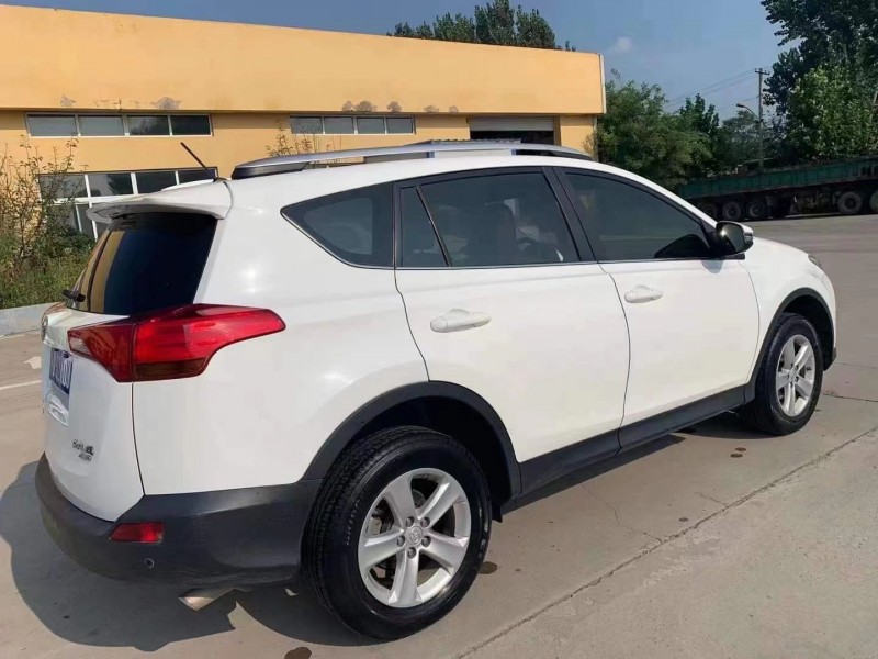 唐山14年豐田RAV4榮放6