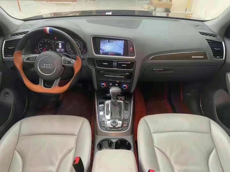 成都14年奥迪Q55