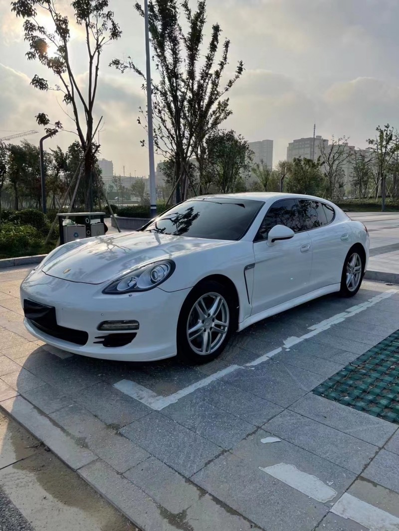 徐州11年保时捷帕拉梅拉2