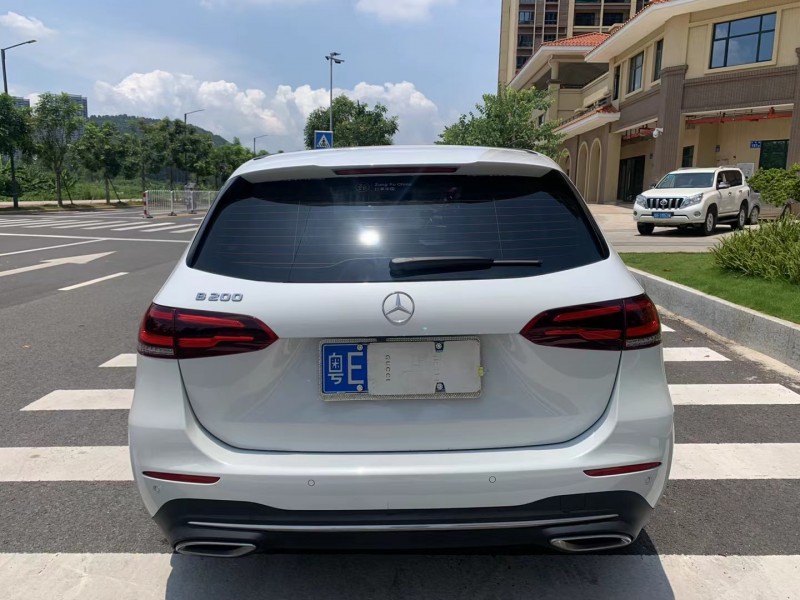 广州20年奔驰B9