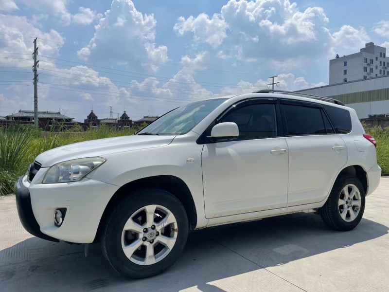 宜昌13年豐田RAV46