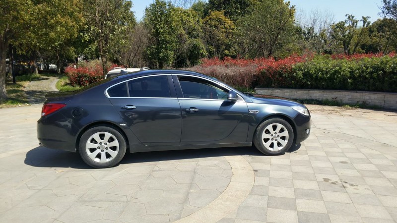 徐州12年别克君威3