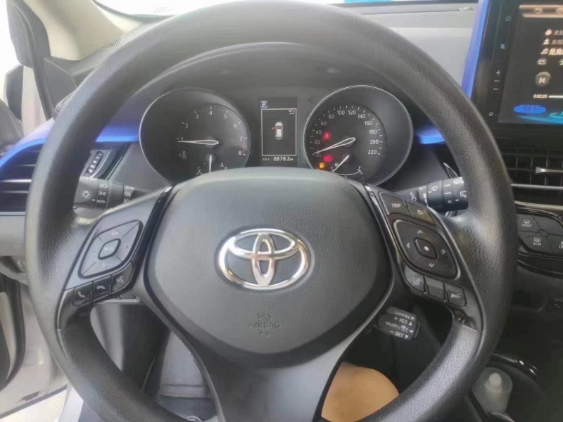 武汉21年丰田CHR4