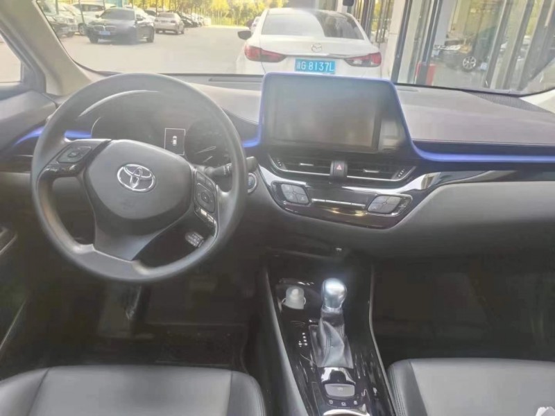 武汉21年丰田CHR5