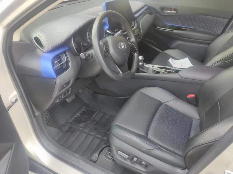 武汉21年丰田CHR6