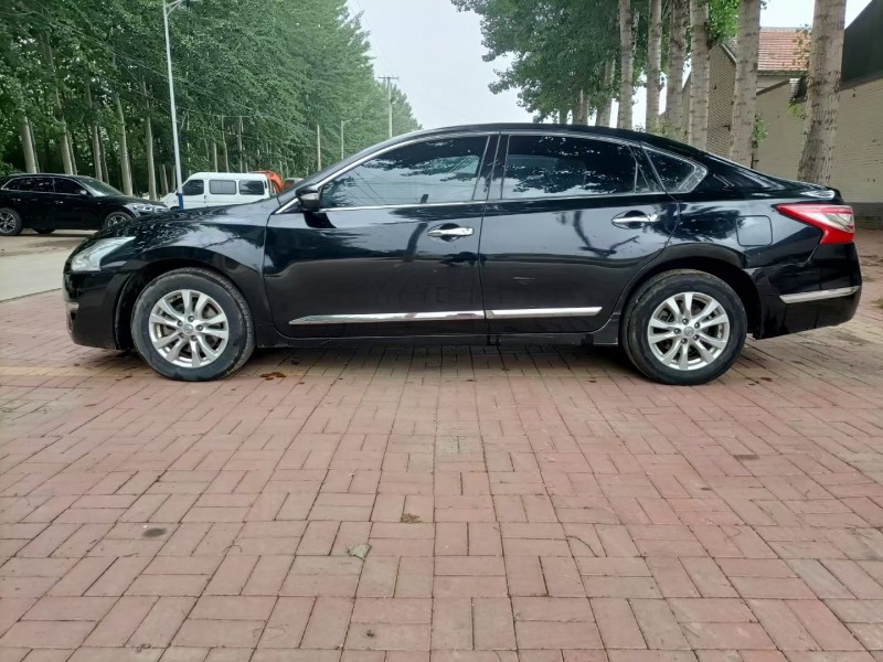 天津15年日產天籟2