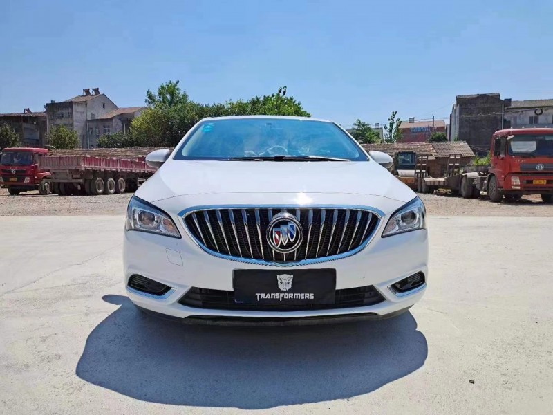 武汉17年别克威朗1