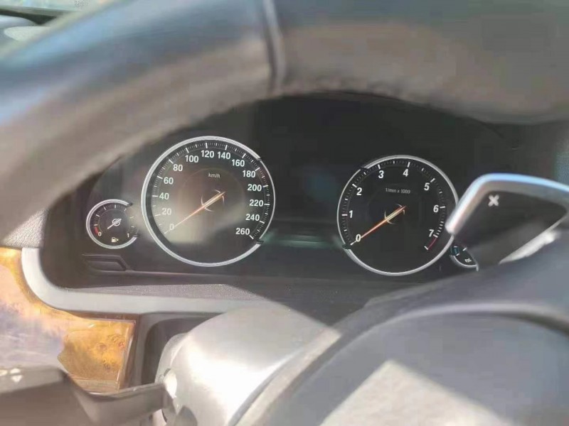 成都14年宝马7系4