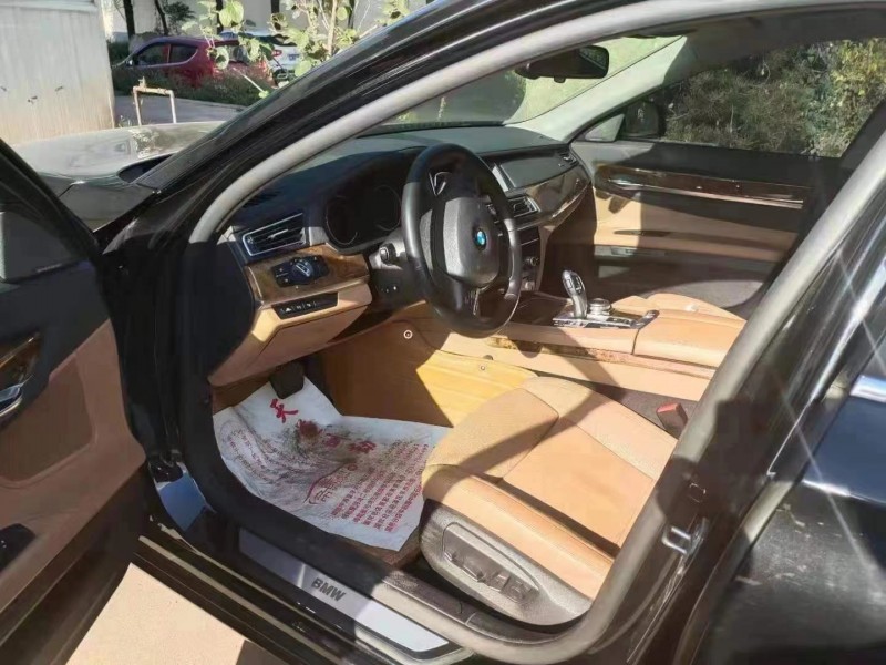 成都14年宝马7系5