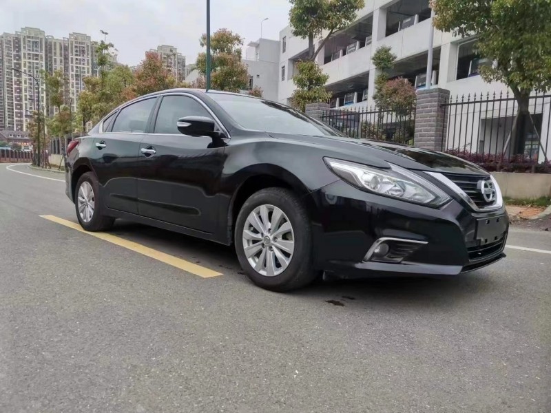 荊州17年日產天籟3