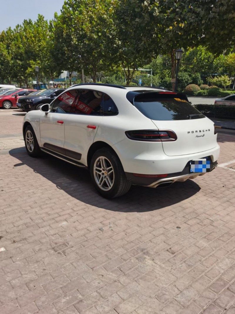 合肥15年保時捷Macan9