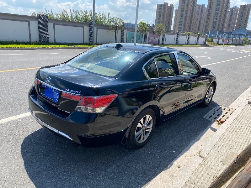 泰州09年本田雅阁5