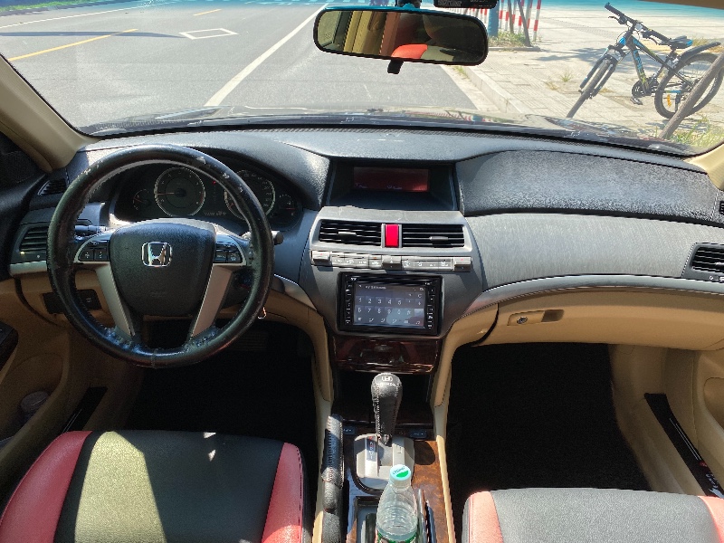 泰州09年本田雅阁3