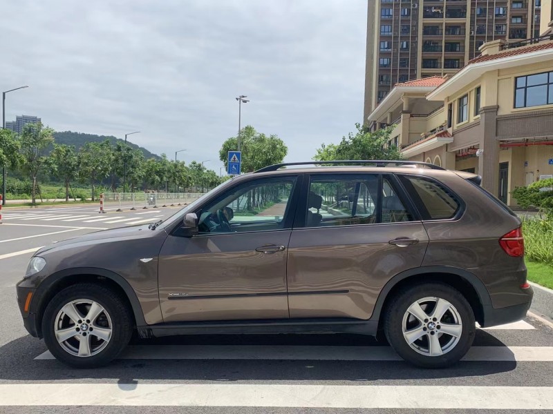 广州12年宝马X54