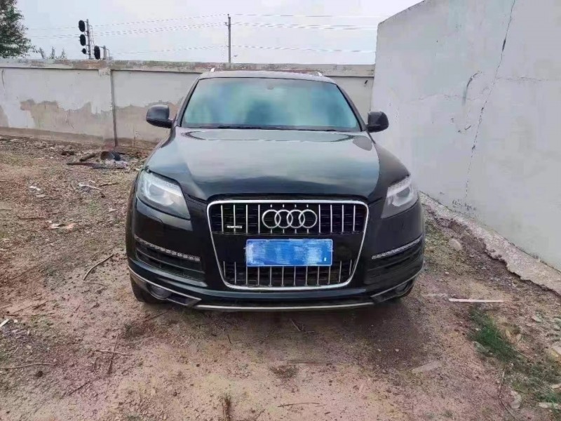 赤峰12年奧迪Q71