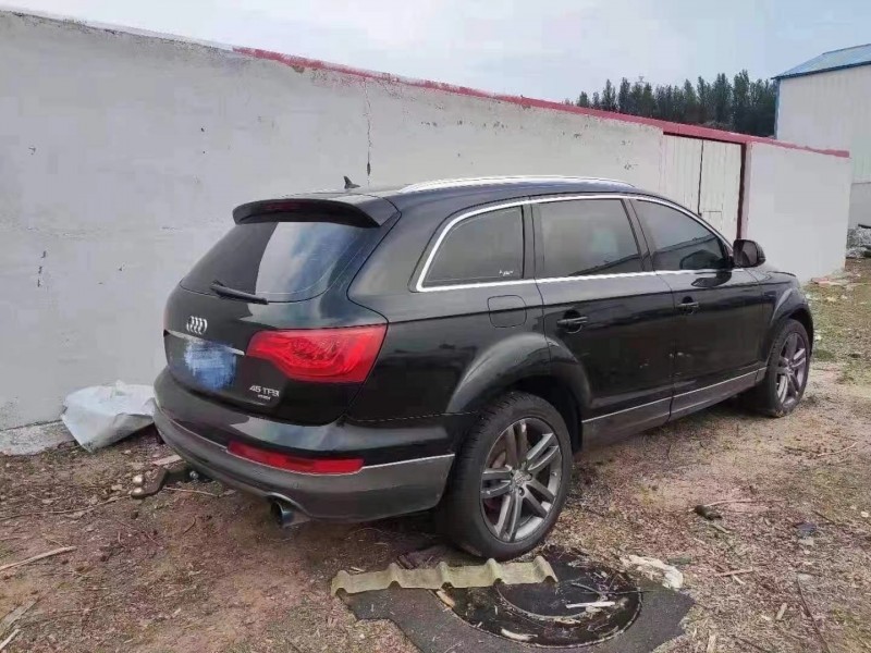 赤峰12年奧迪Q74