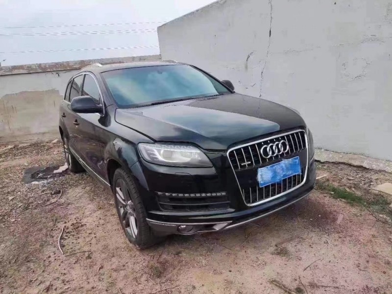 赤峰12年奧迪Q73