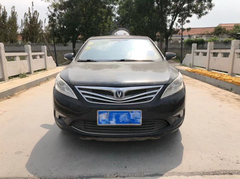淄博14年長安汽車逸動1