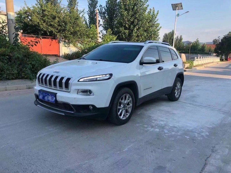 淄博17年Jeep自由光2