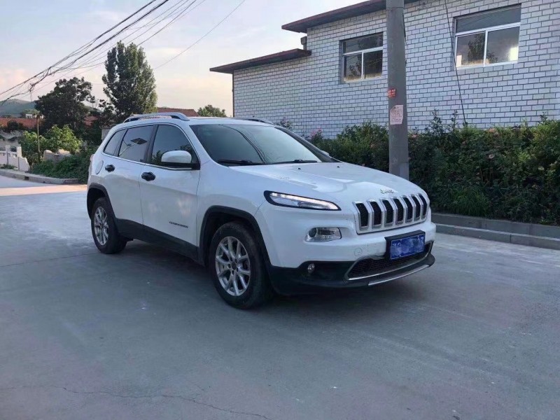 淄博17年Jeep自由光3