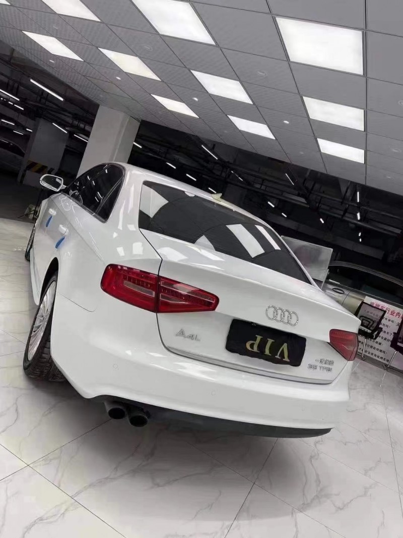 成都15年奥迪A4L3