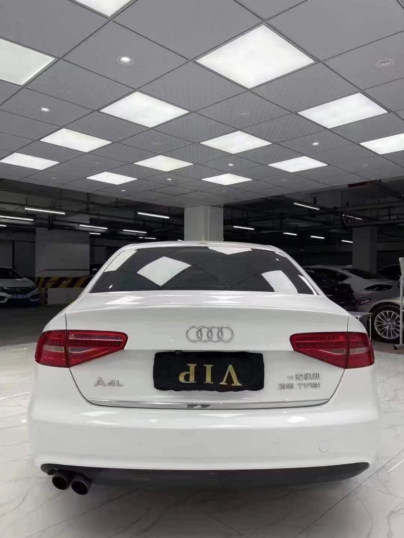 成都15年奥迪A4L4