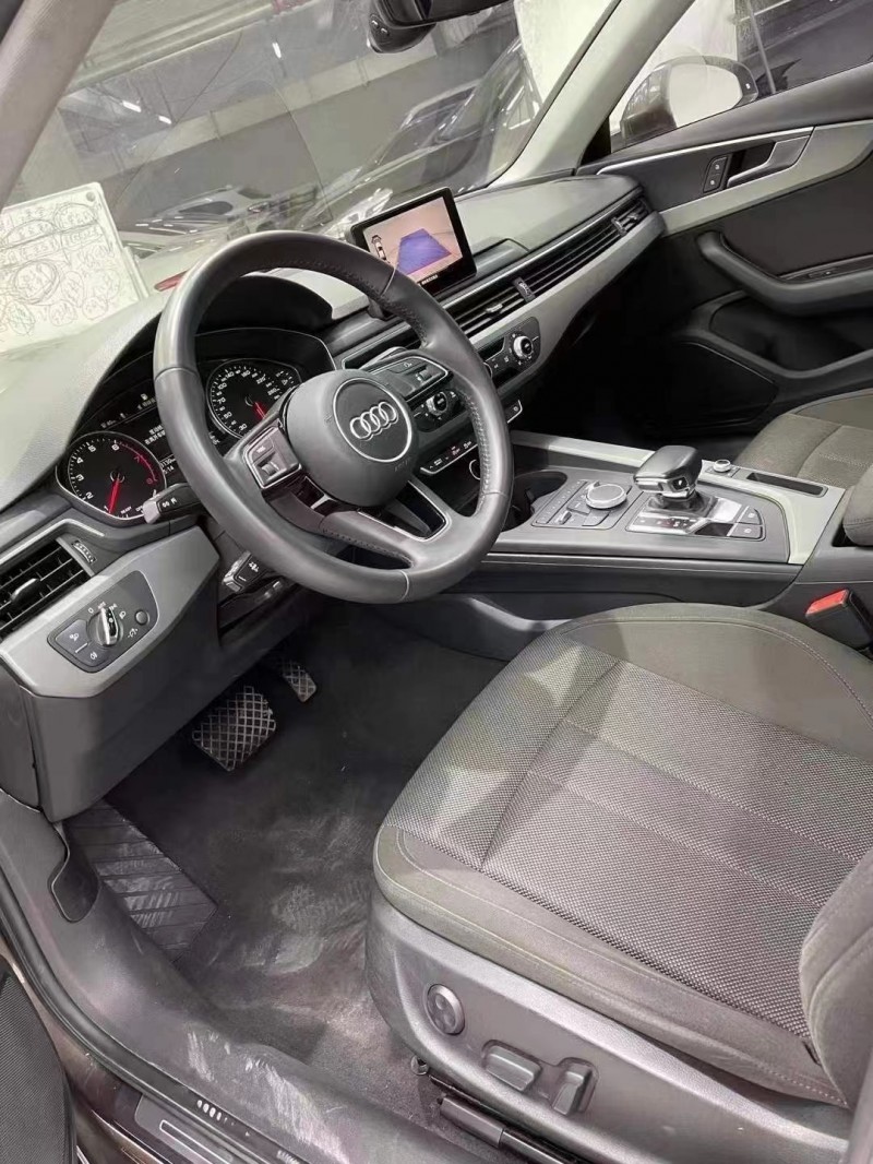 成都18年奥迪A4L7