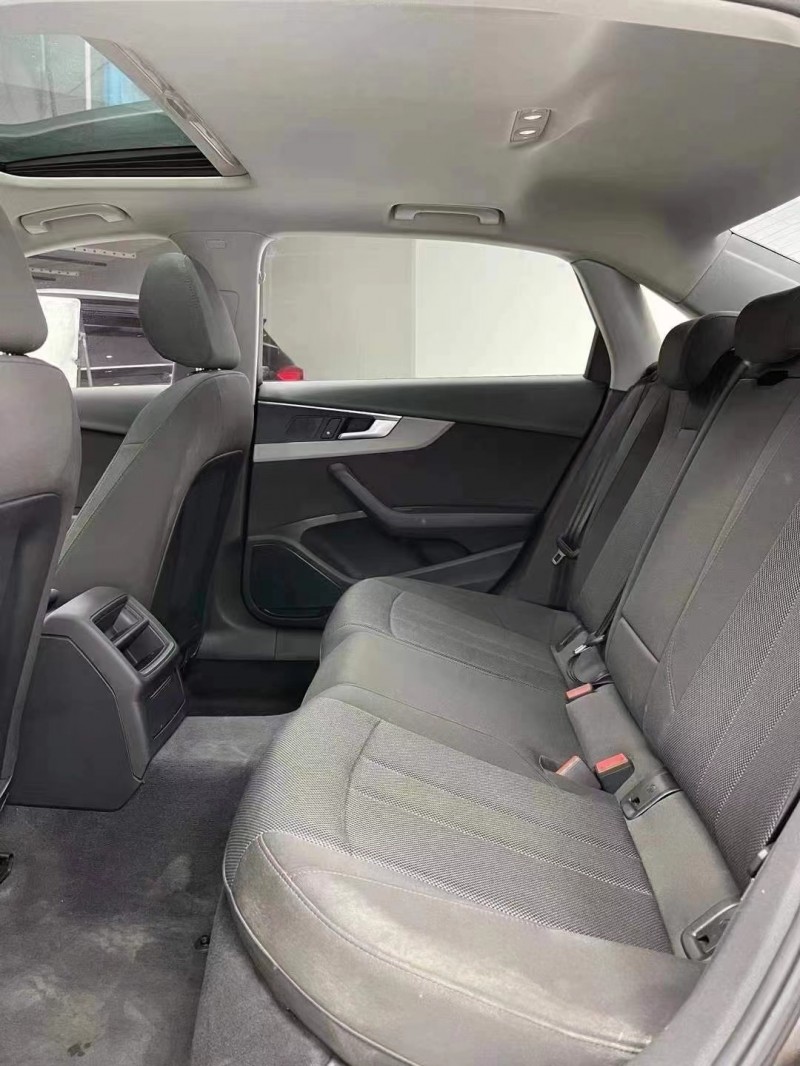 成都18年奥迪A4L8